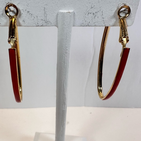 Gold tone with red enamel pierced dangle oval shape hoop earrings - Picture 5 of 7